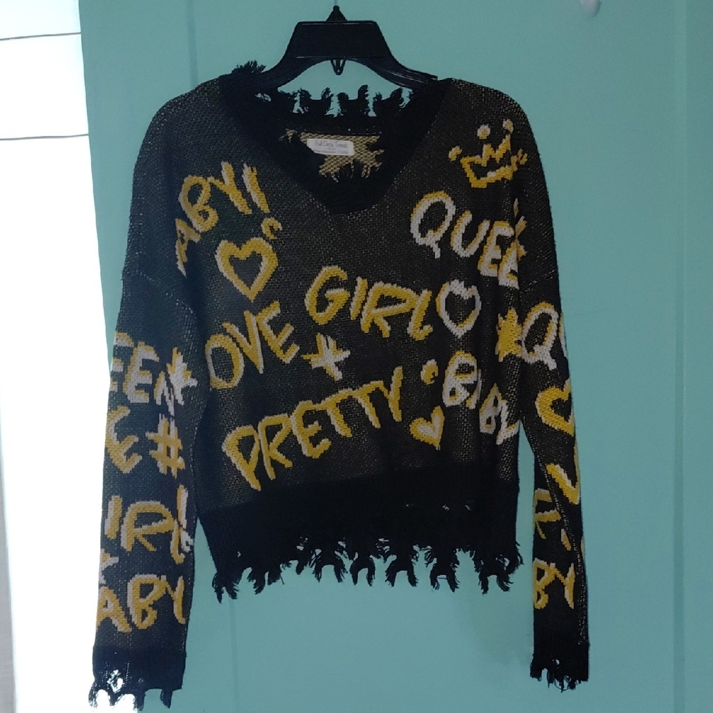 Full Circle Trends Women's Black and Yellow Sweater